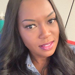 Meet your Posher, Denise